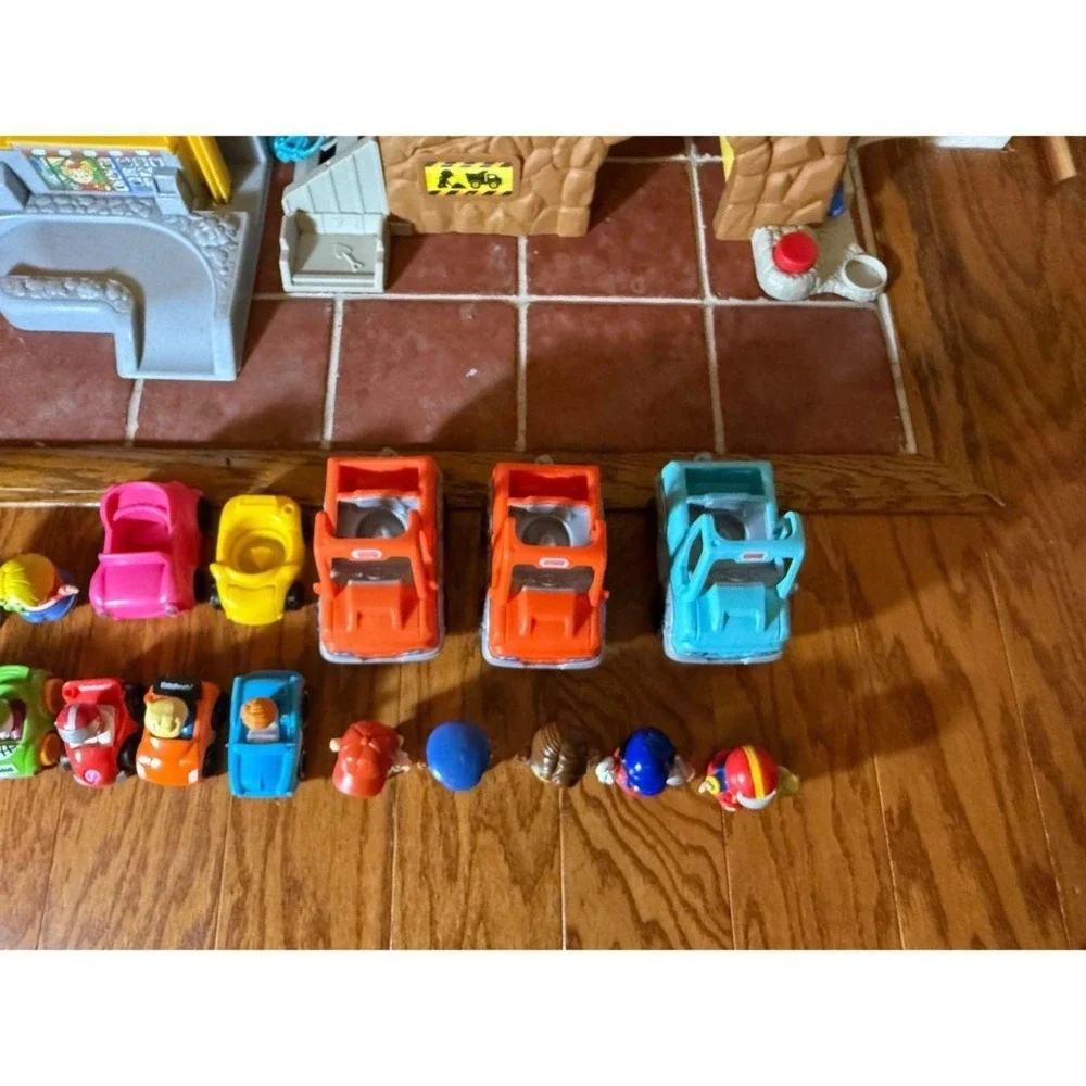 Little People Construction Site & Wheelies Stand 'N Play Rampway, Race Track